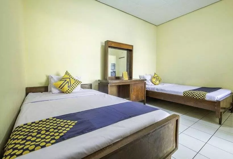 Spot On 1970 Hotel Priangan