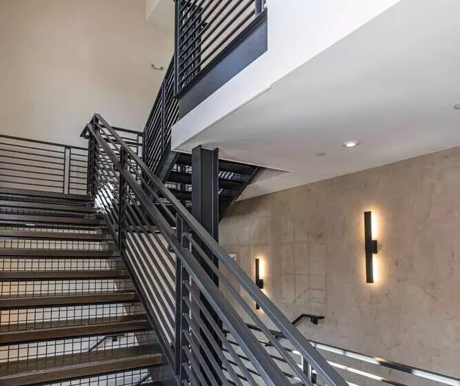 Hotelli Ghost Light Inn