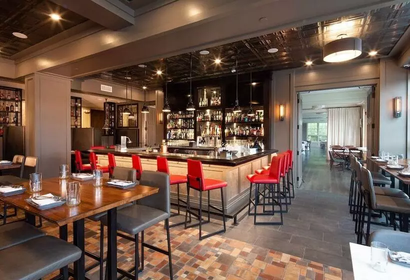 Hotelli Ghost Light Inn