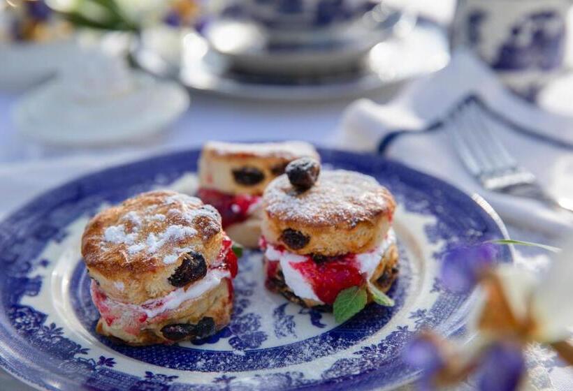 هتل W15 Hanthana Estate Kandy