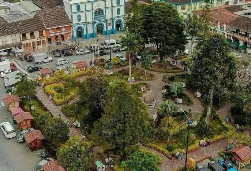 پانسیون Hostal Bremen