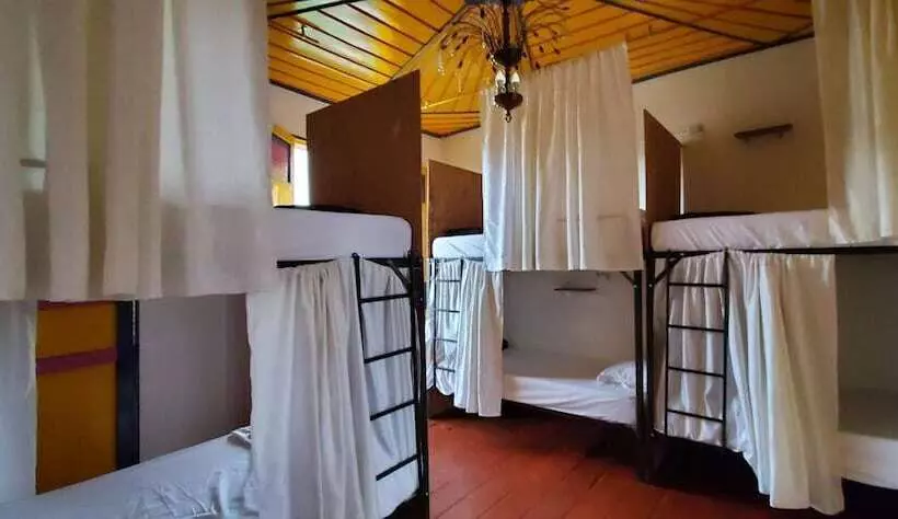 ペンション Hostal Bremen