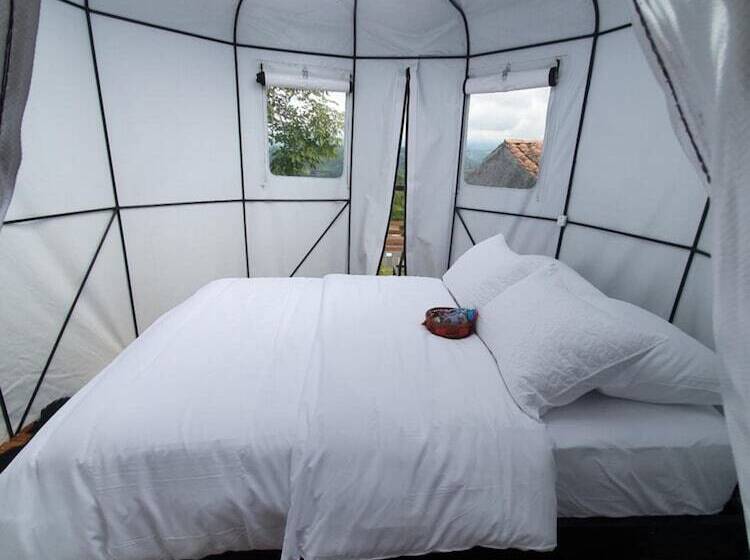 پانسیون Hostal Bremen