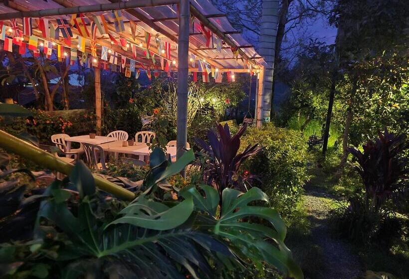 پانسیون Hostal Bremen