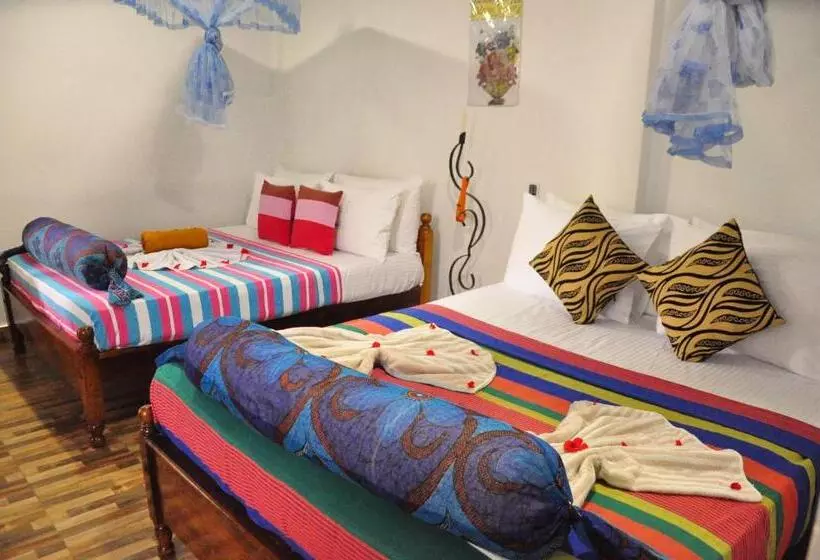 Another World Hostel Sigiriya