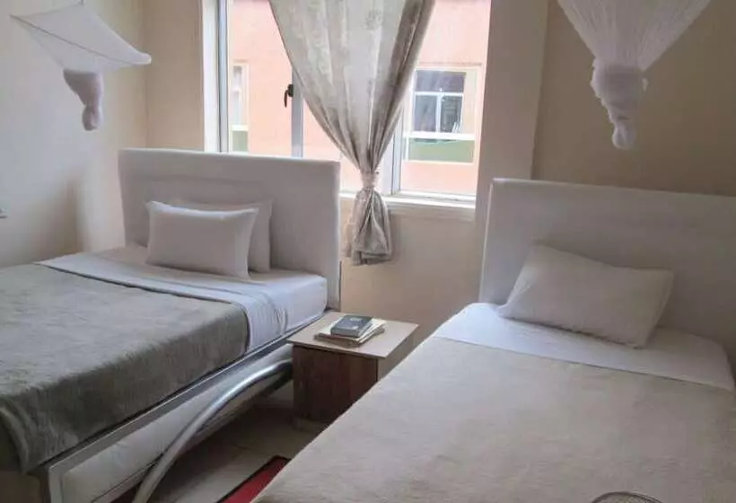 هتل Bluegum Avenue Lodge