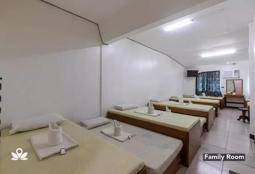 ホテル Zen Rooms Jj S Seafood Tagbilaran
