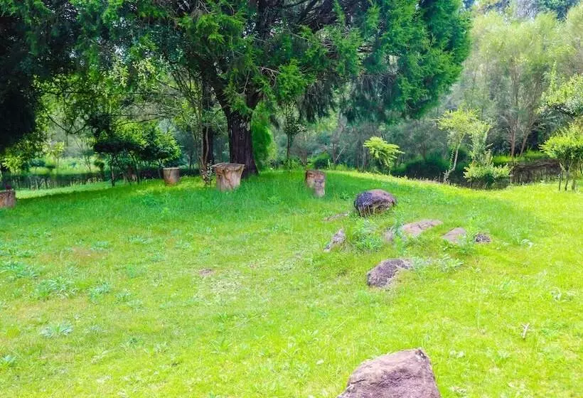 هتل Lake Olbolosat Resort Park Lodge