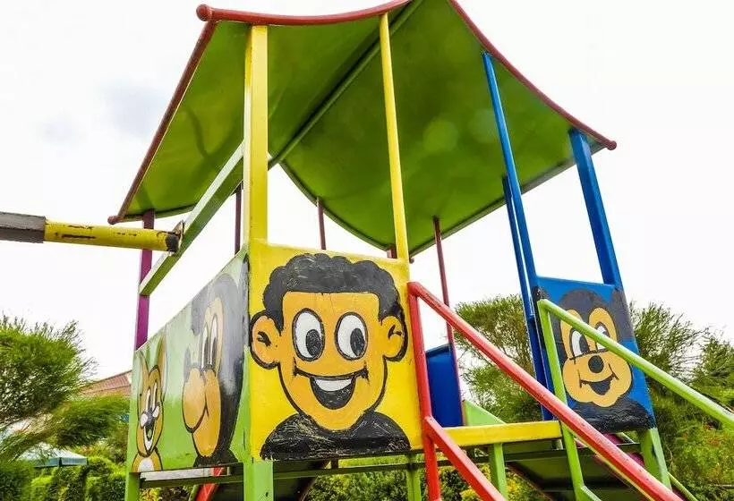 هتل Lake Olbolosat Resort Park Lodge