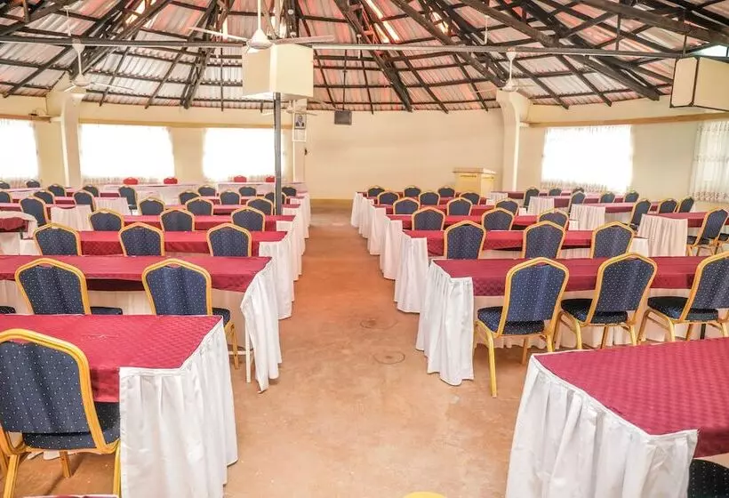 هتل Lake Olbolosat Resort Park Lodge