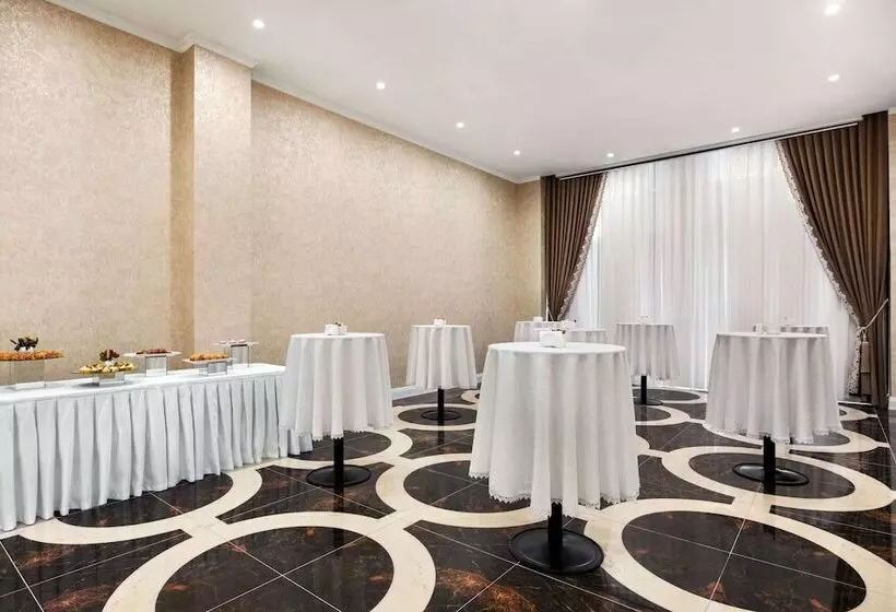هتل Ramada By Wyndham Shymkent