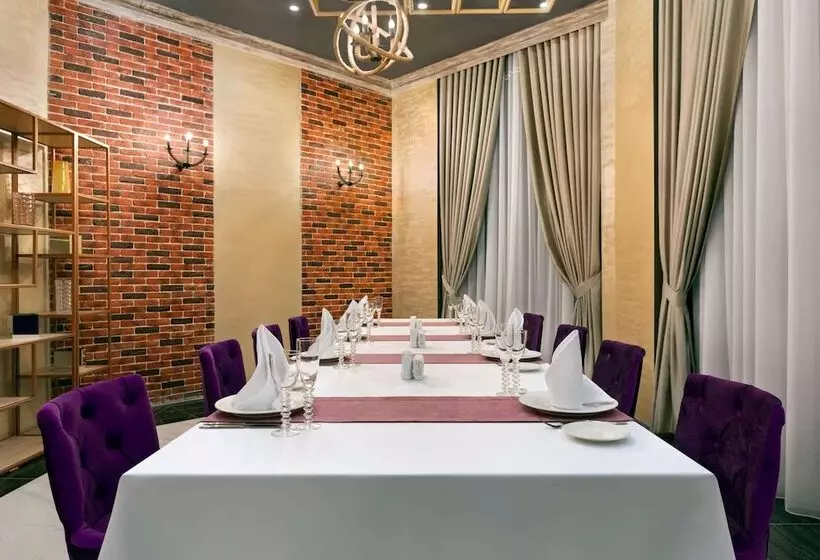 هتل Ramada By Wyndham Shymkent