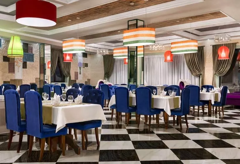 هتل Ramada By Wyndham Shymkent