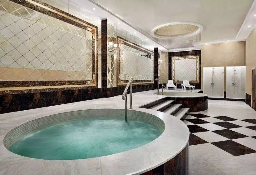هتل Ramada By Wyndham Shymkent