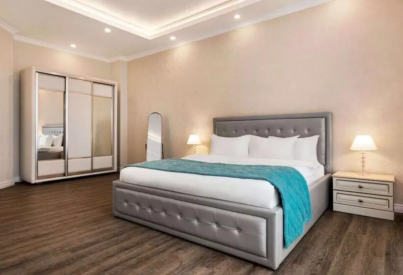 هتل Ramada By Wyndham Shymkent