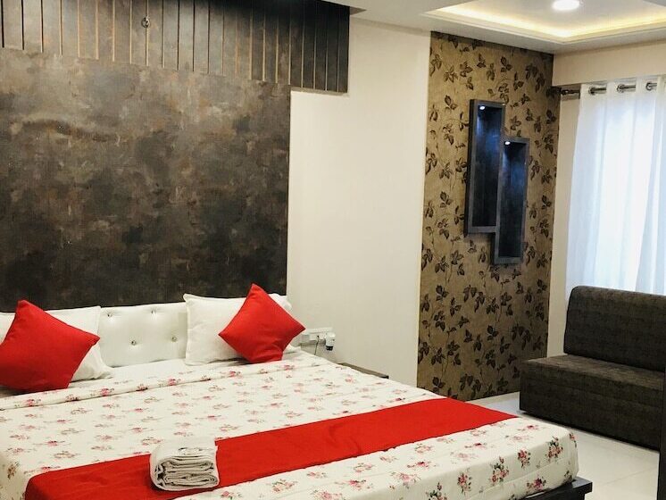 בית מלון כפרי Sameer Palace