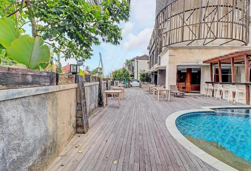 ホテル Townhouse Oak Signature Bali