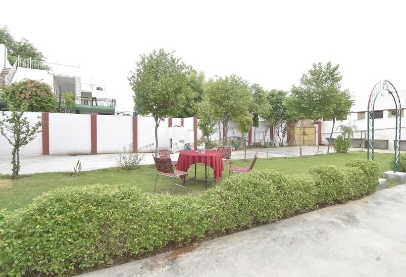 ホテル Sun N Star By Oyo Rooms