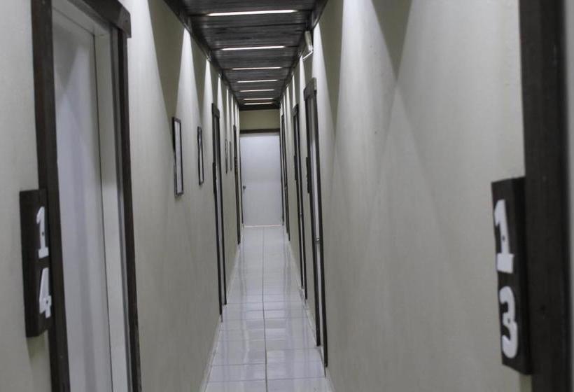 پانسیون Canela