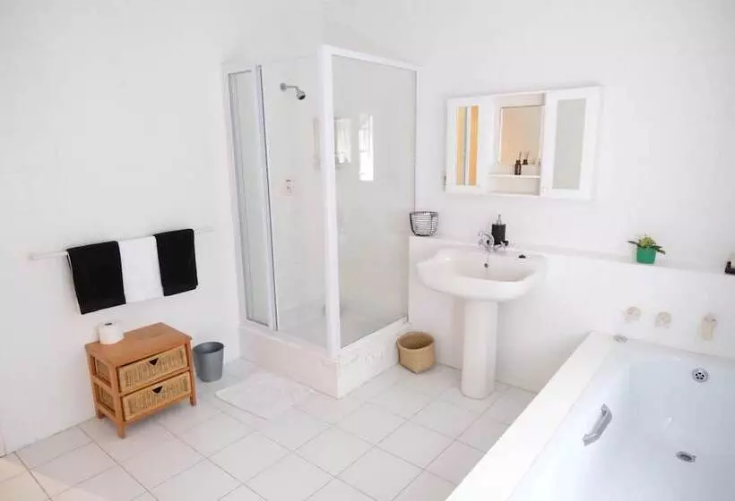 The Whitehouse Bed And Breakfast