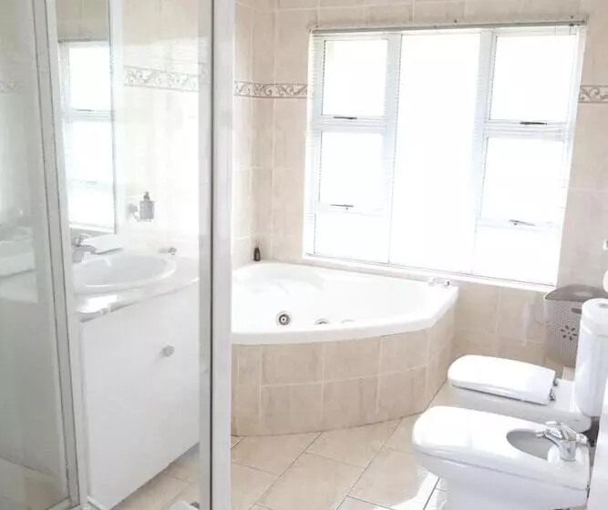 The Whitehouse Bed And Breakfast