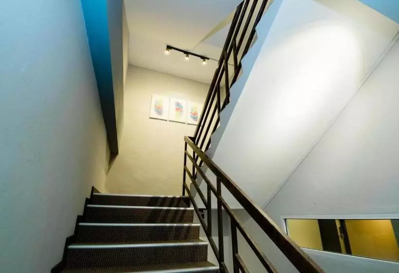 V Motel By Oyo Rooms