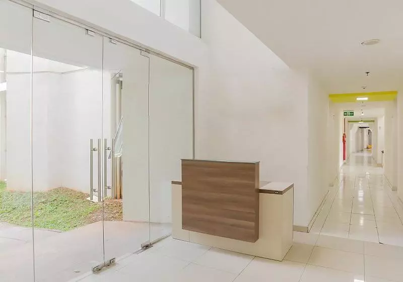 Hotelli Aeropolis Apartment By Oyo Rooms