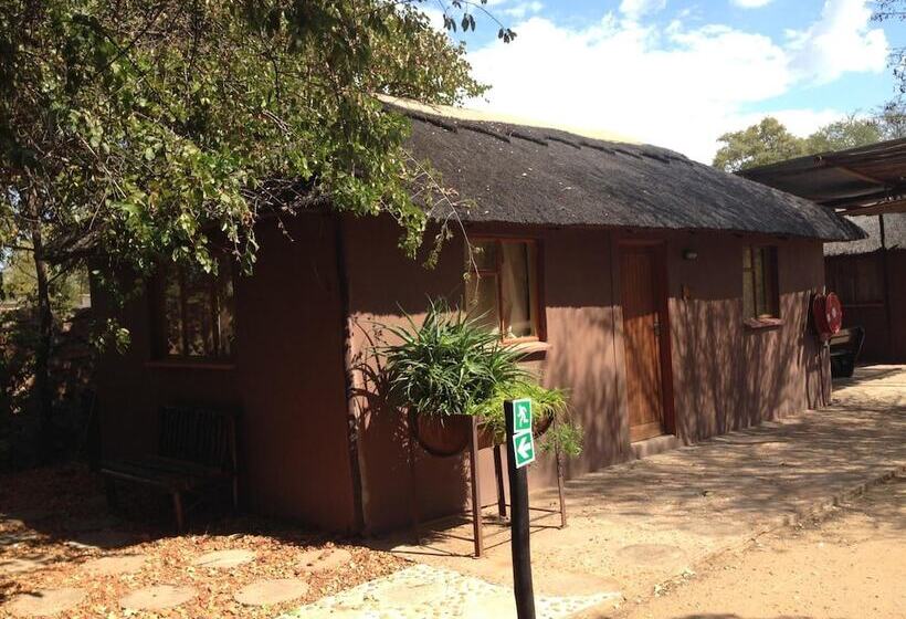 هتل Phokoje Bush Lodge