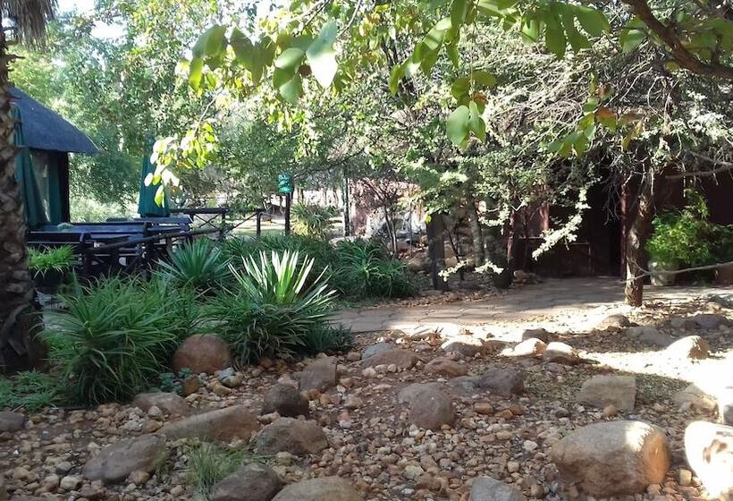 هتل Phokoje Bush Lodge