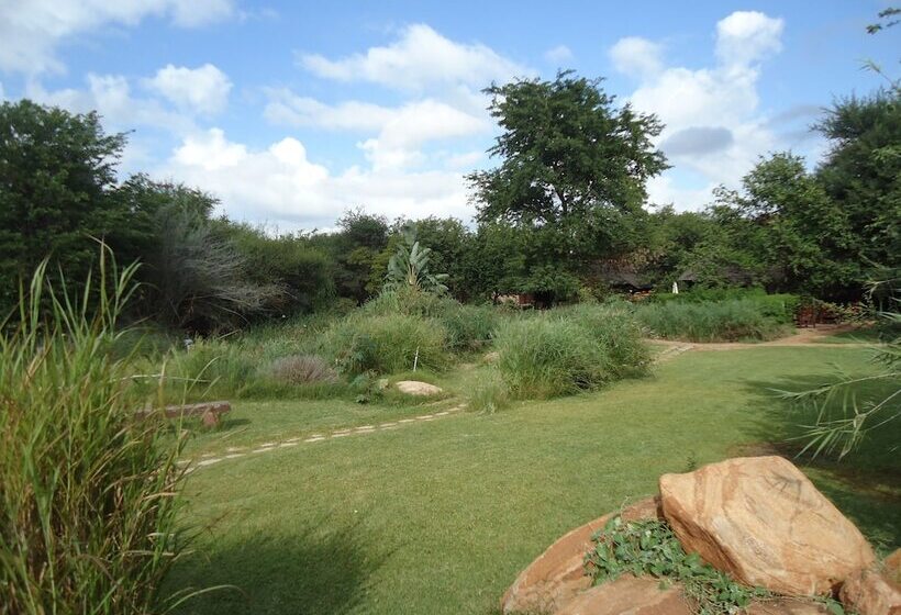 هتل Phokoje Bush Lodge