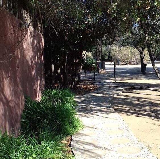 هتل Phokoje Bush Lodge