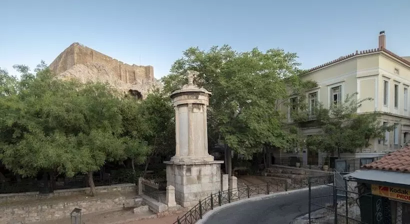 هتل Plaka Arch Suites