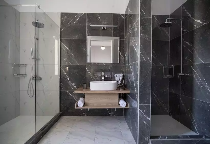 هتل Plaka Arch Suites