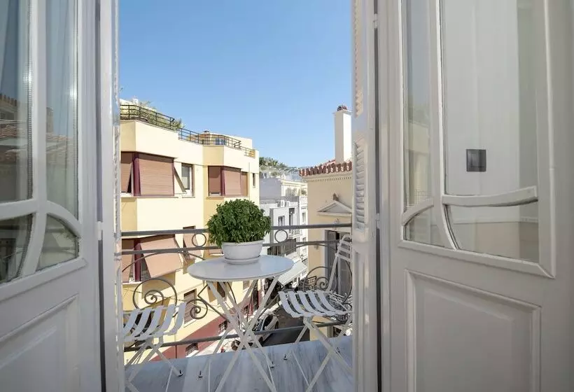 هتل Plaka Arch Suites