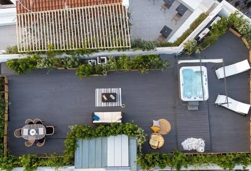 هتل Plaka Arch Suites