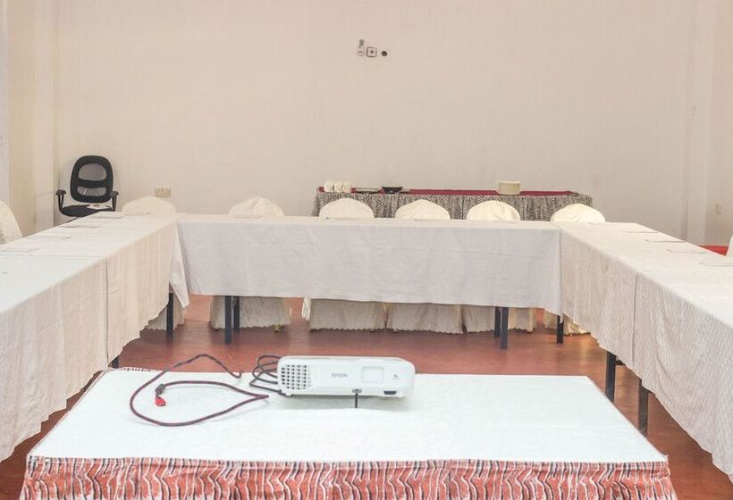 هتل The Cradle Tented Camp