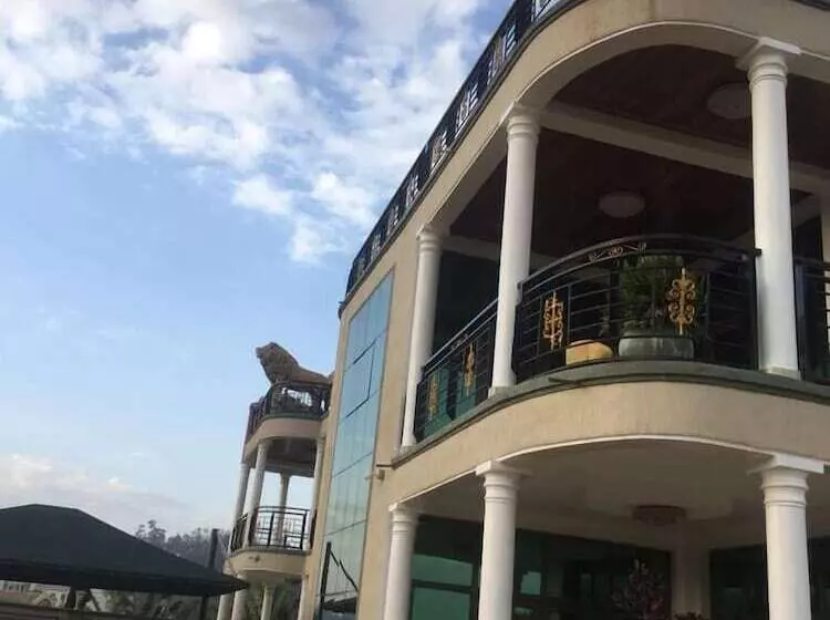 پانسیون Lion Motel
