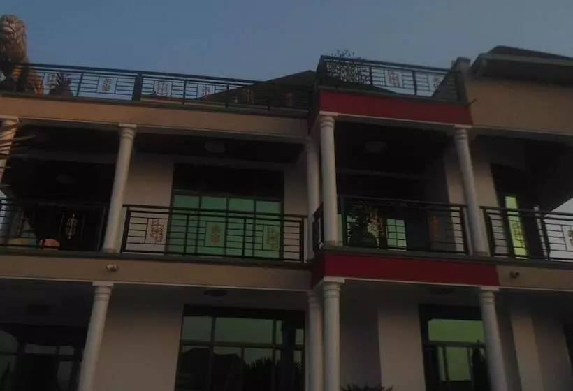 پانسیون Lion Motel