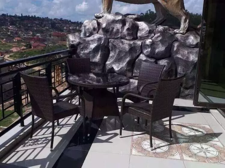 پانسیون Lion Motel