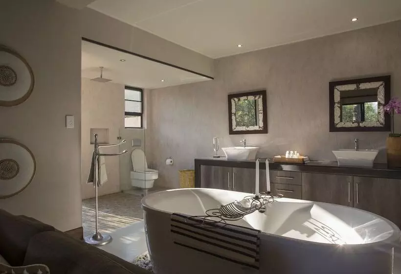 ホテル Moya Safari Lodge & Villa