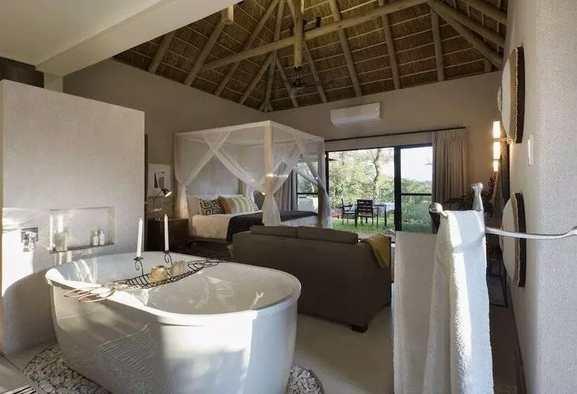 ホテル Moya Safari Lodge & Villa