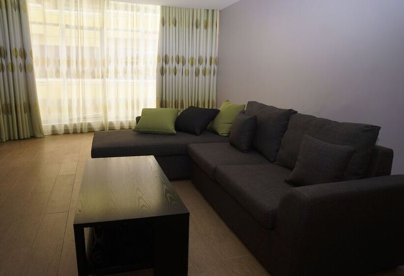 Là Ponye Hotel Apartment