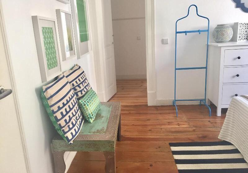 پانسیون The Color Hostel