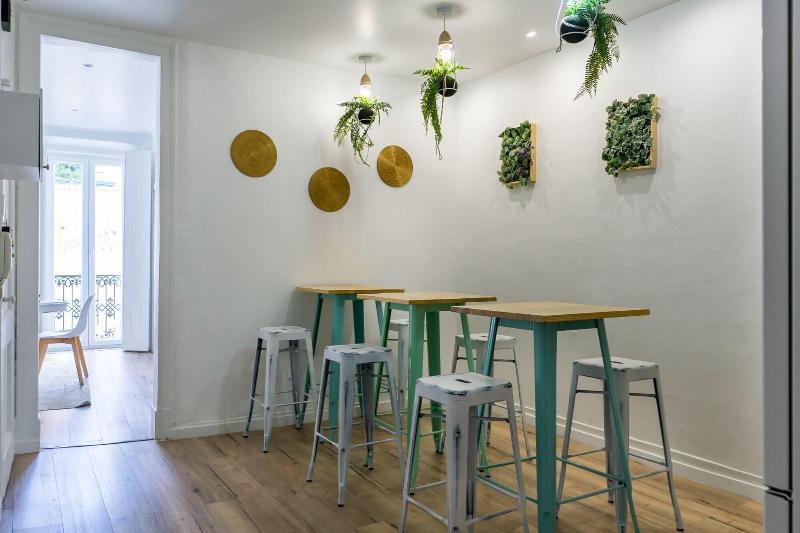 پانسیون The Color Hostel