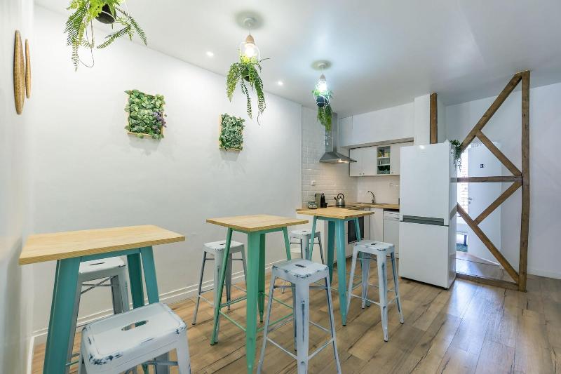 پانسیون The Color Hostel