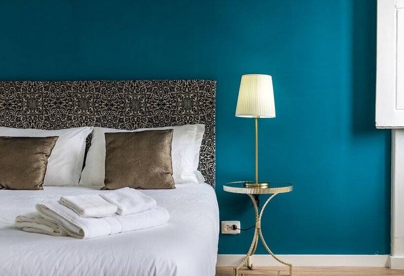 پانسیون The Color Hostel