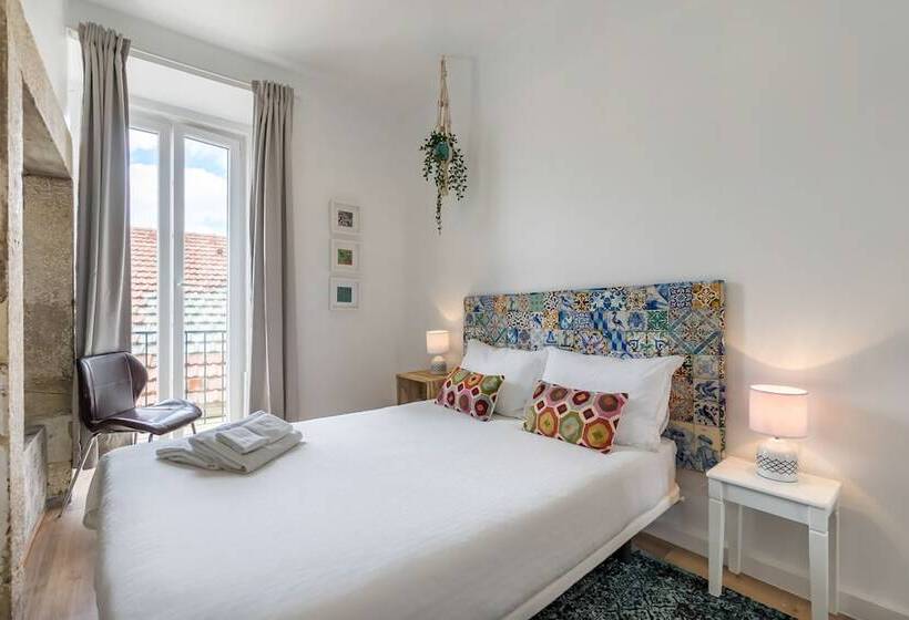 پانسیون The Color Hostel