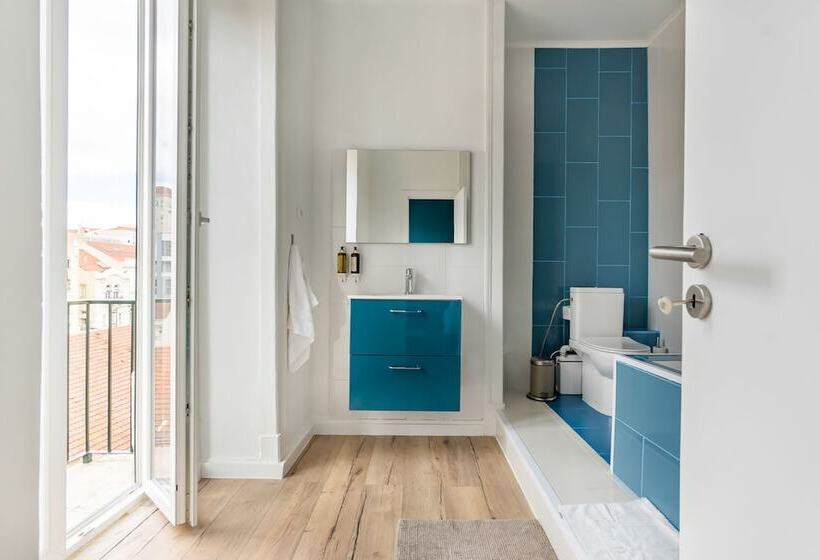 پانسیون The Color Hostel