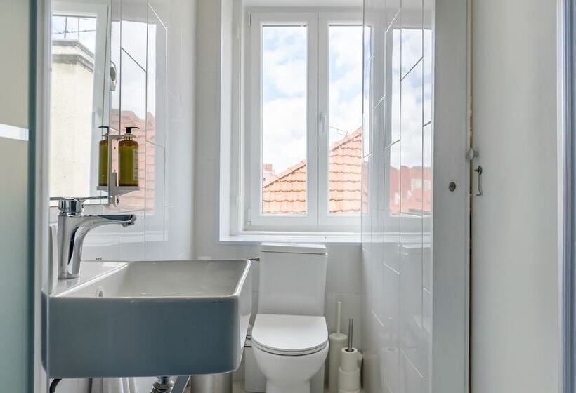 پانسیون The Color Hostel