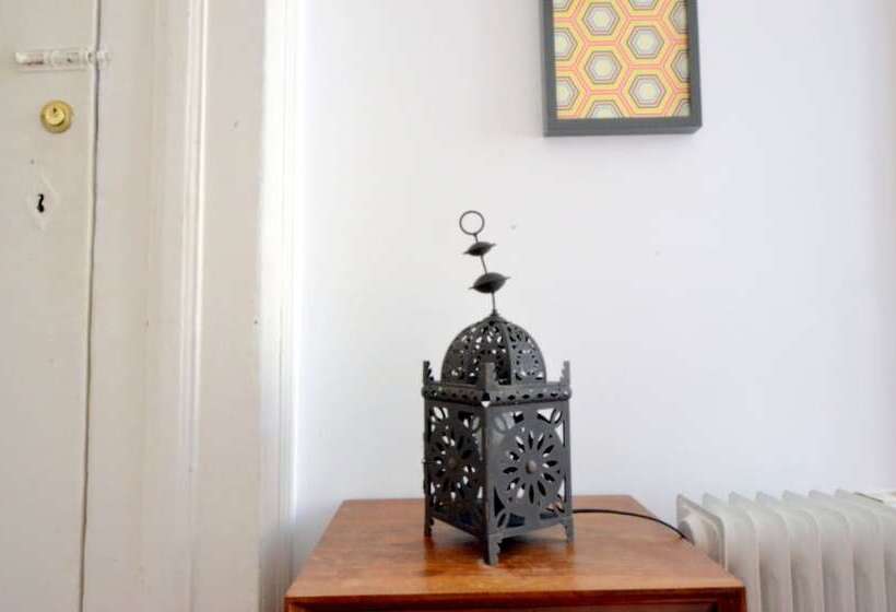 پانسیون The Color Hostel